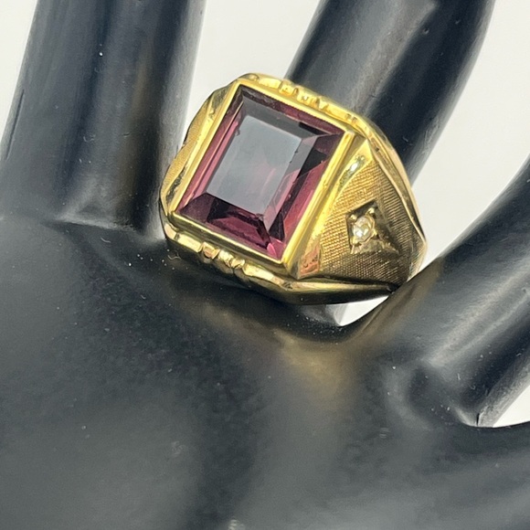 18k HGE gold electroplate purple rectangle glass stone rhinestone ring size 9